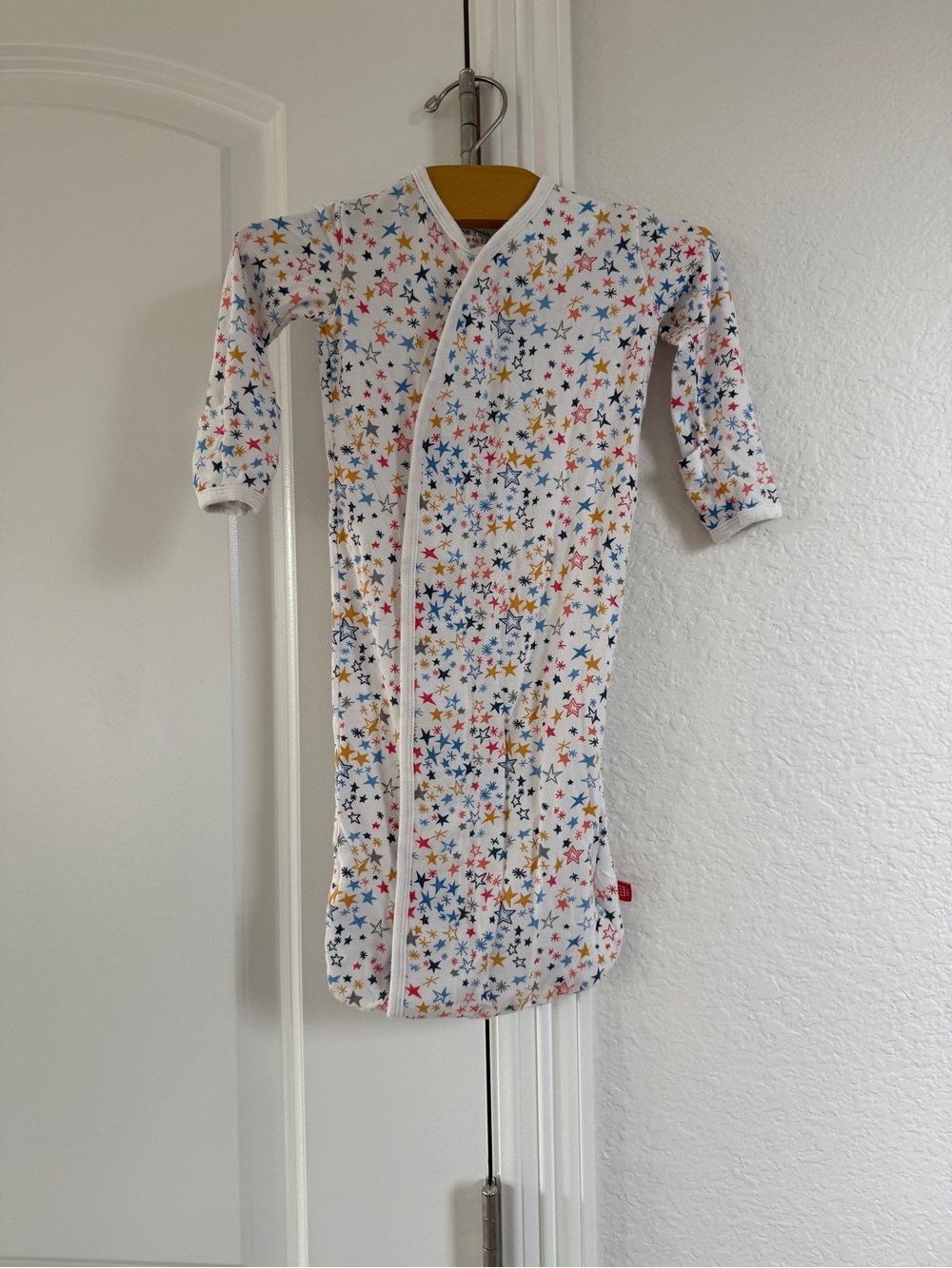 Magnetic Me White Long-Sleeve Star Print sleep gown newborn